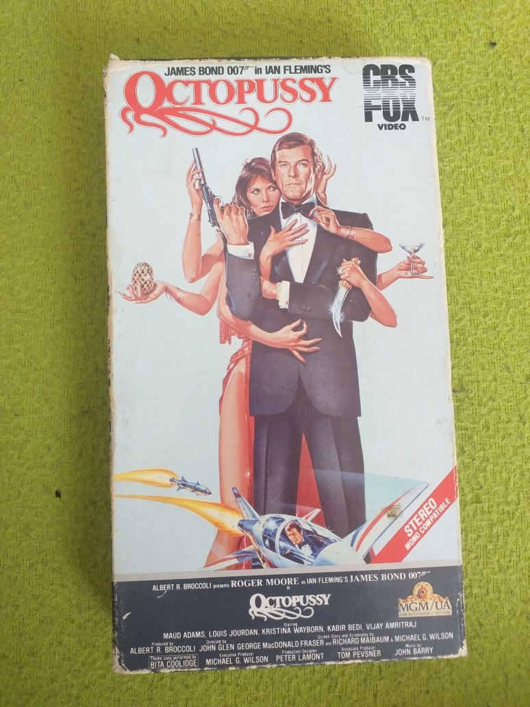 Kaseta VHS James Bond Octopussy