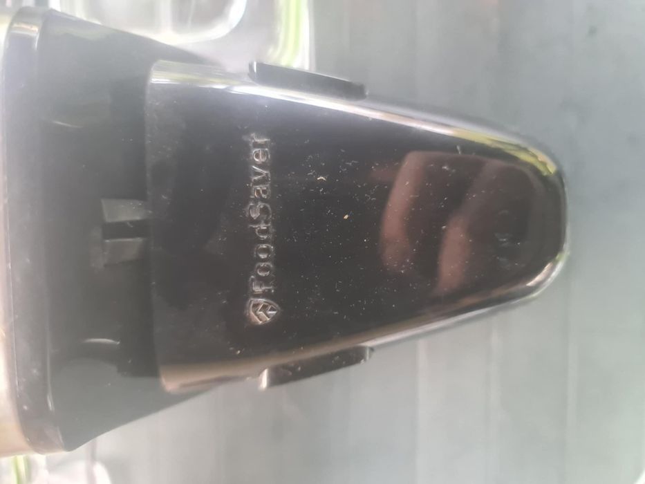 Food saver z pojemnikami próżniowymi