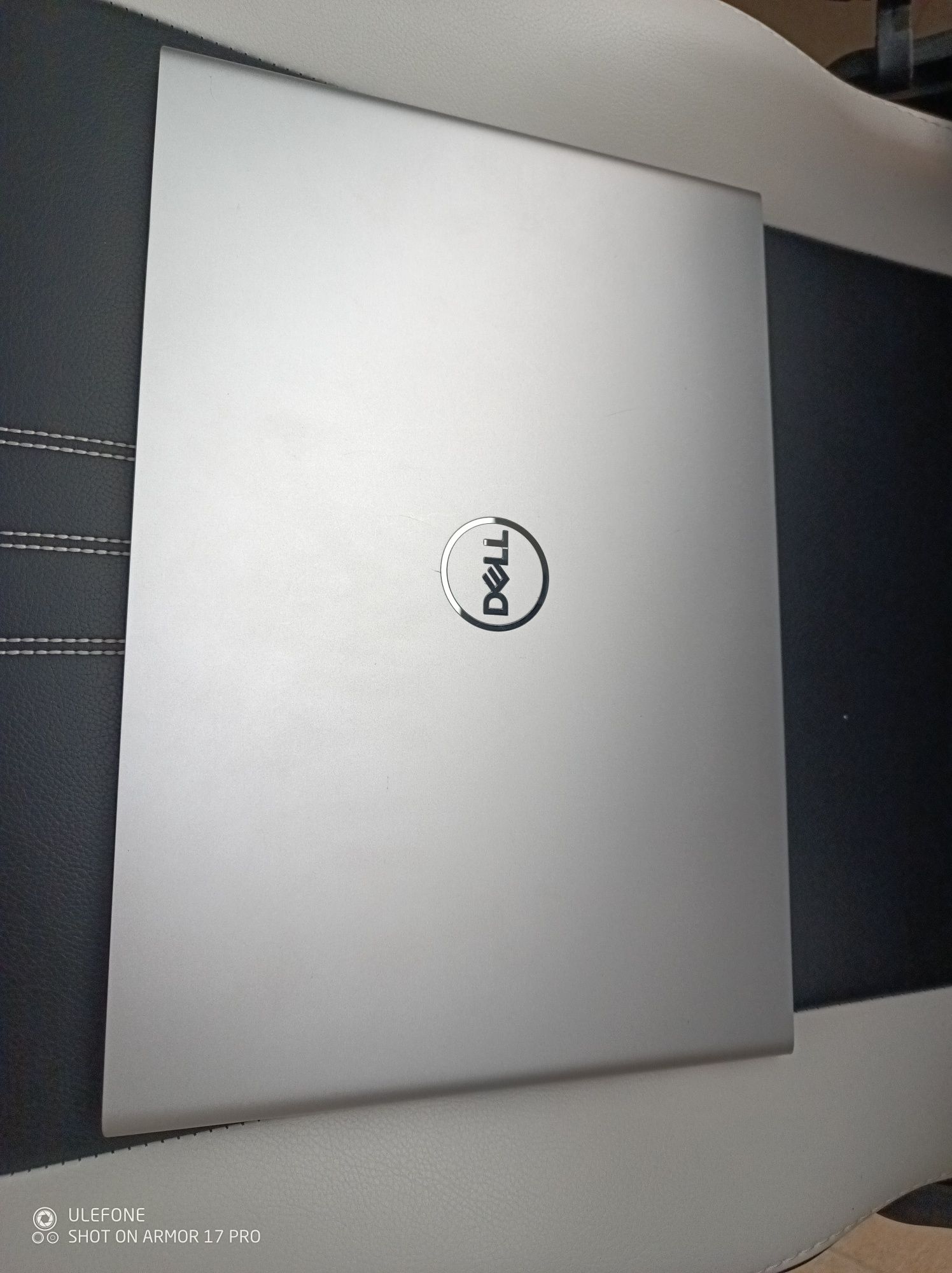 Portátil Dell Vostro 5471 14"