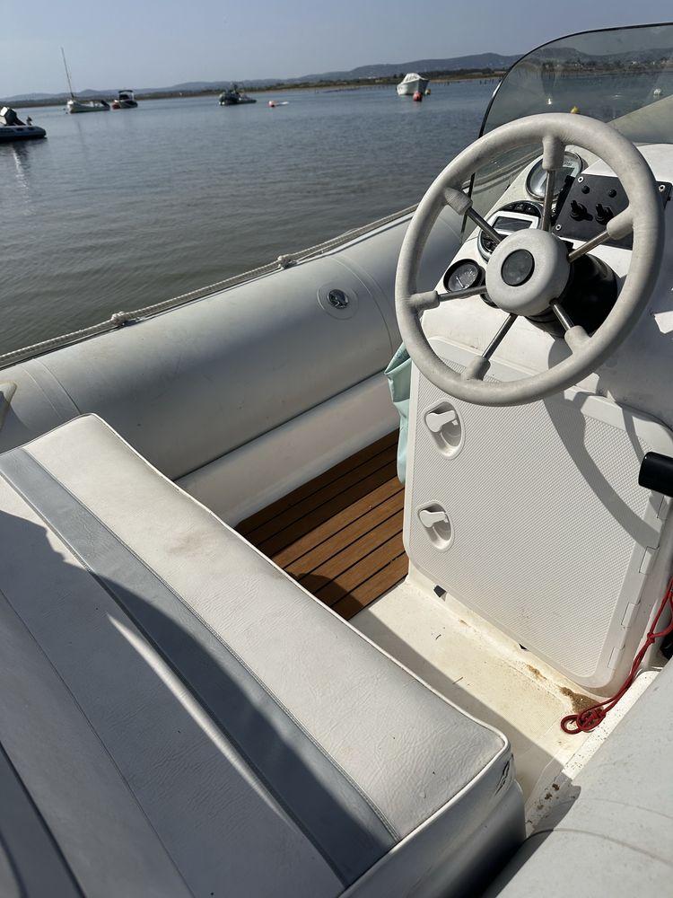 ⸻  Zodiac Semi-Rígido com Motor Mercury 90cv 2T – Excelente estado