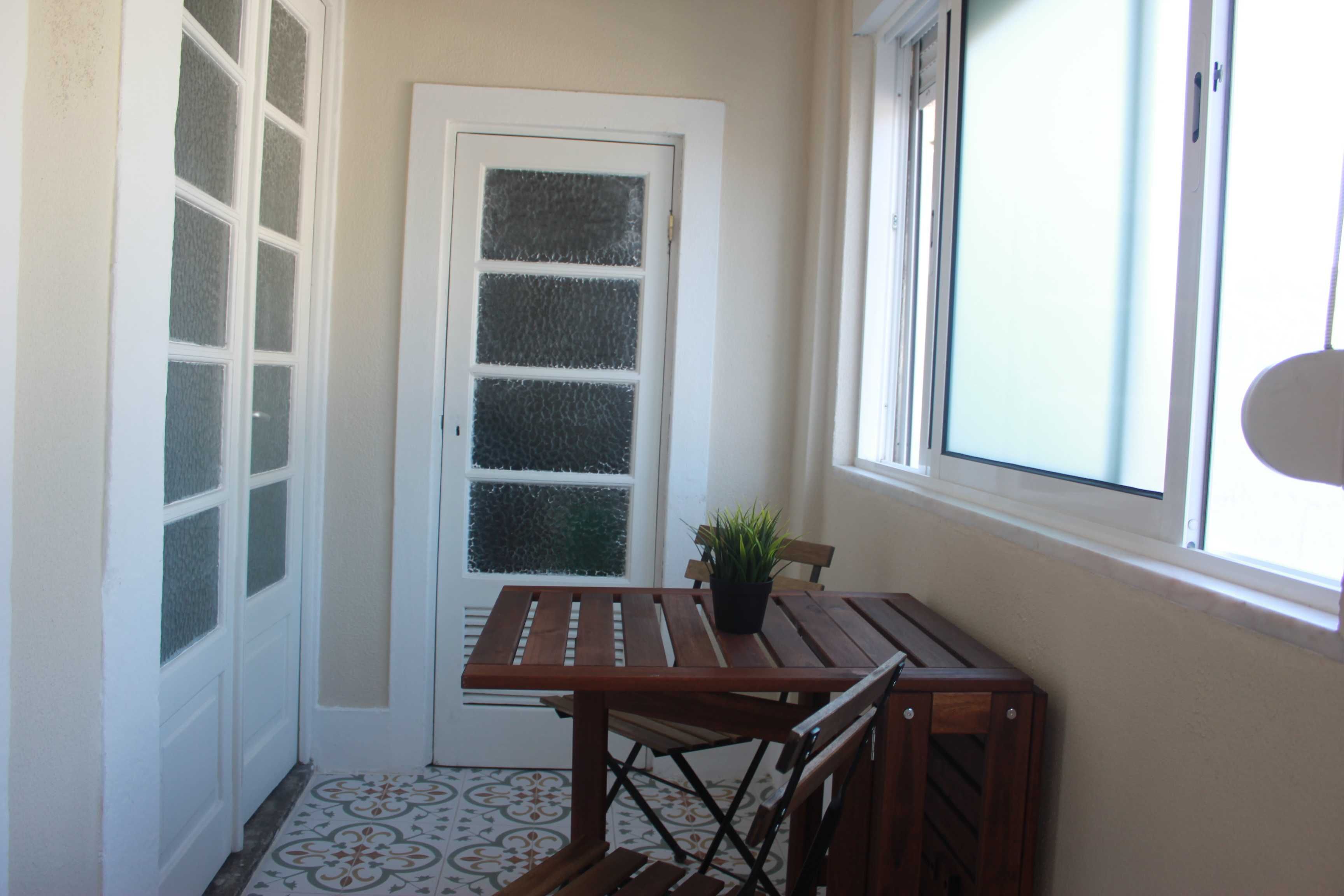 Alugo Apartamento T0 e T1 (água, luz, tv e wifi incluído no preço)