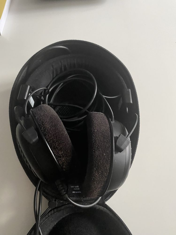 Beyerdynamic DT990 Black Special Edition