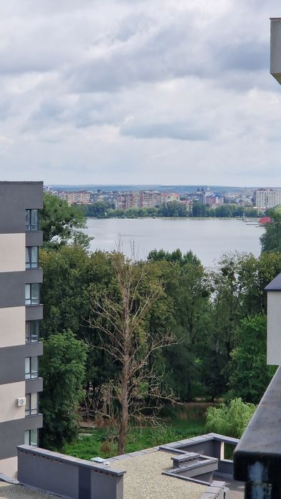 2к з виглядом на озеро в ЖК Міленіум