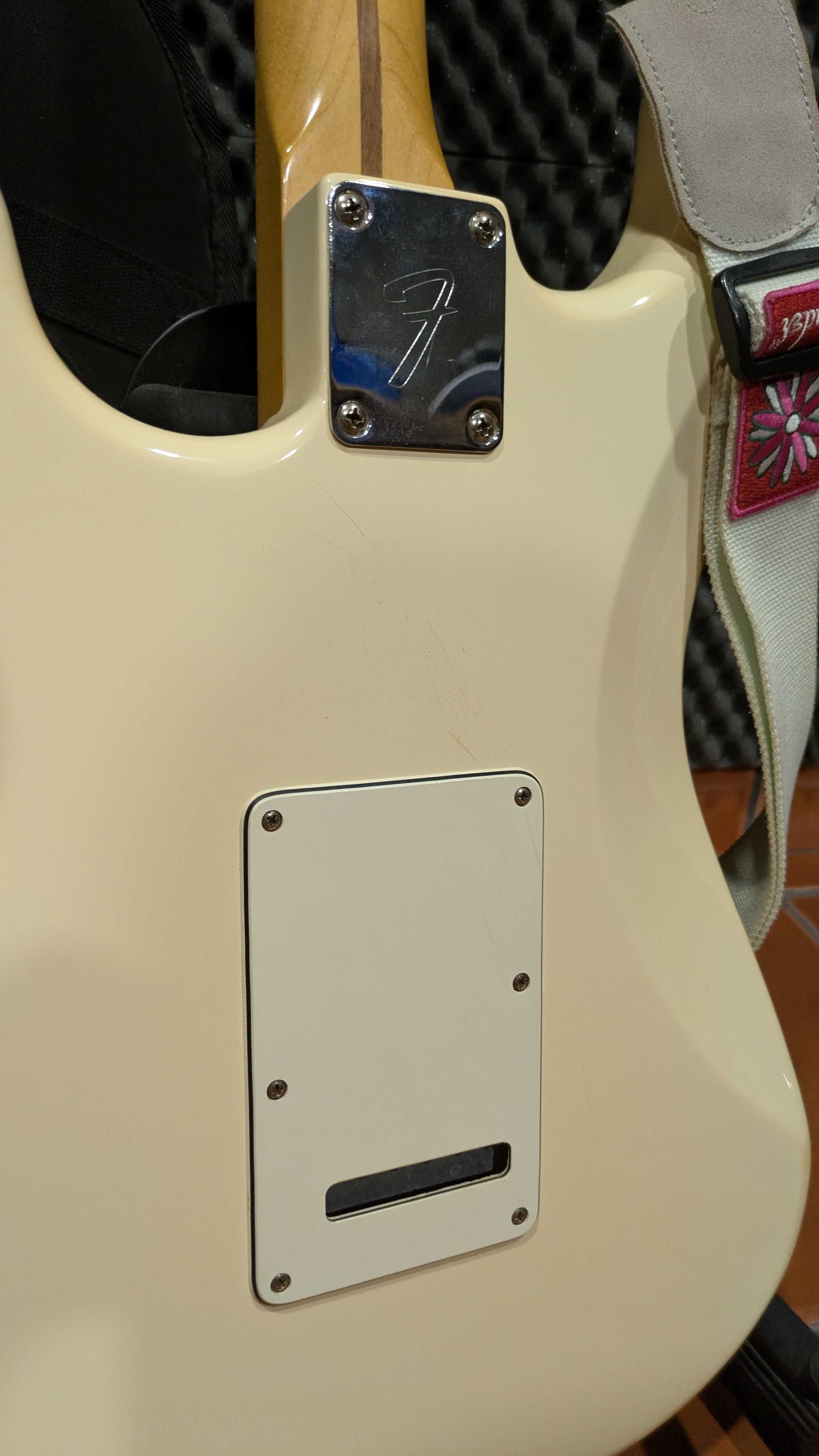 Guitarra Elétrica Fender Stratocaster