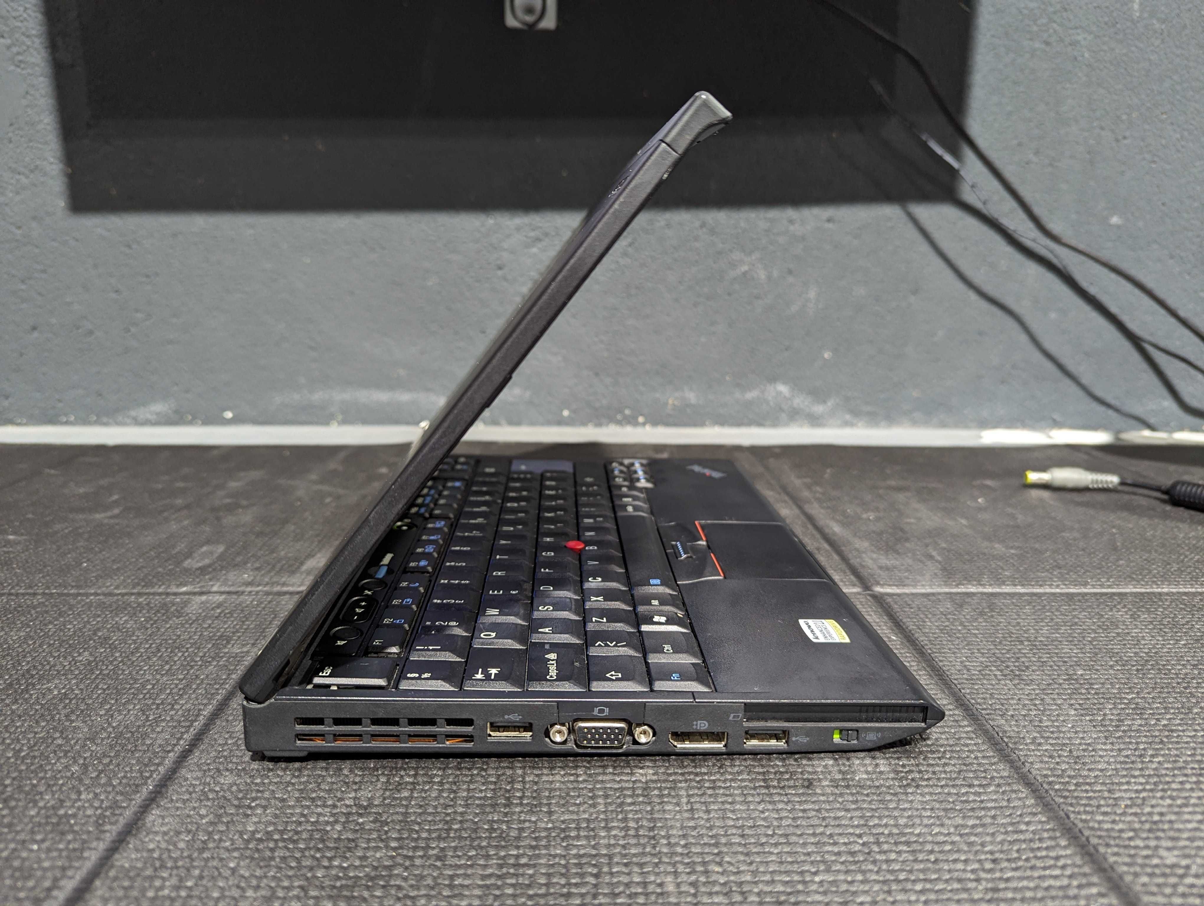 Lenovo ThinkPad X220 (i5 / 8GB RAM/ SSD 250GB)