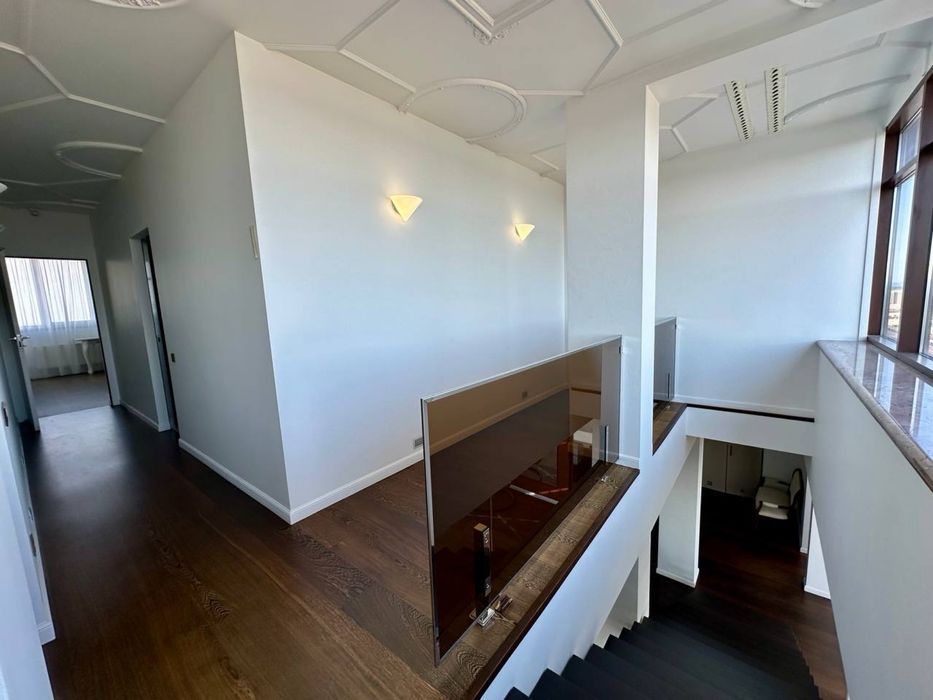 Продам 5 комнатный пентхаус Правый берег