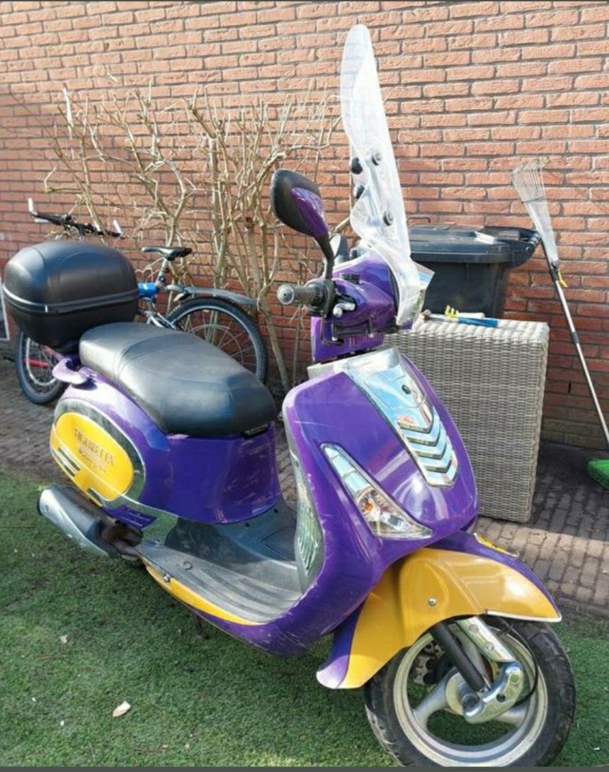 Skuter 50cc czterosuwowy Figuretta