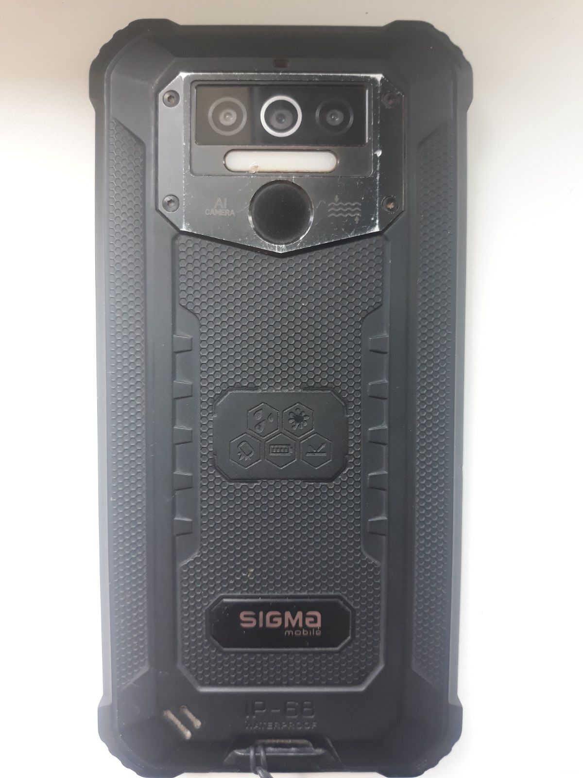 Захищений смартфон Sigma pq38