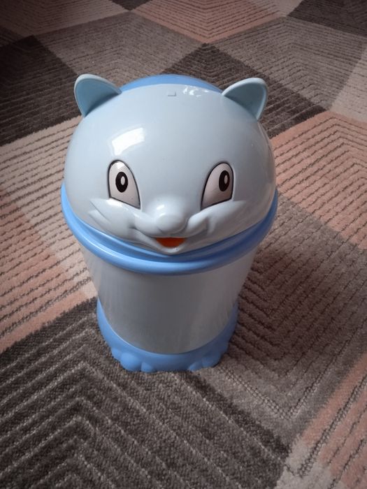 Niebieski kosz na śmieci w kształcie kota 6,5 l