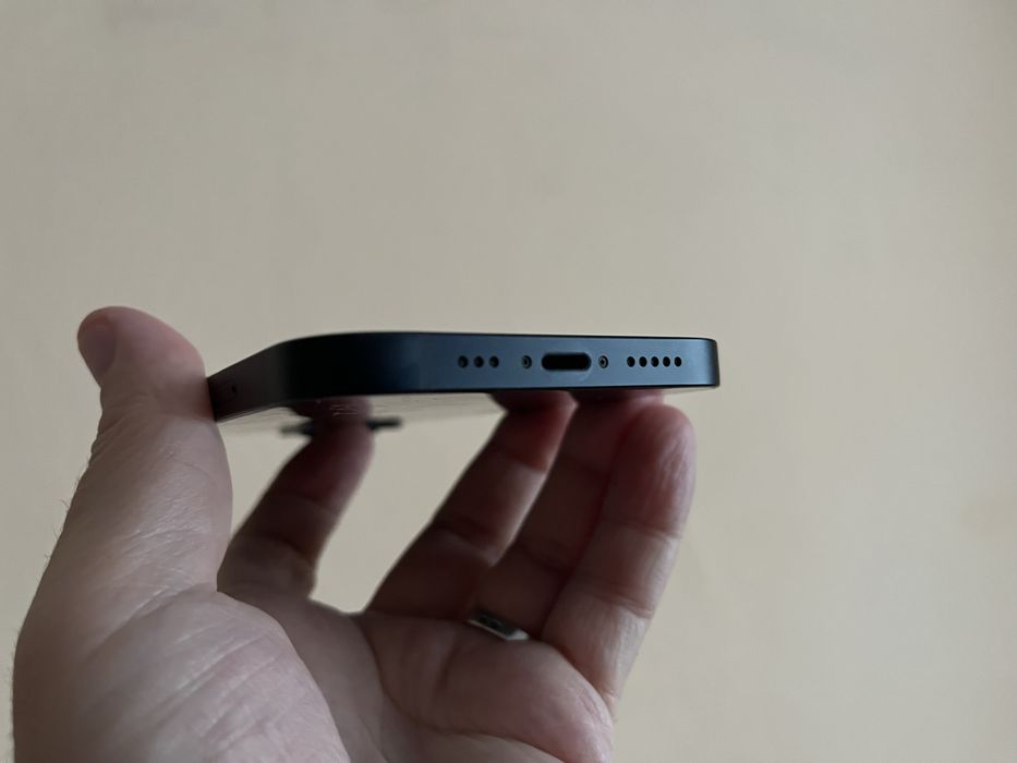 Iphone 13.  Версія 128г.  Неверлок. Без WI-FI