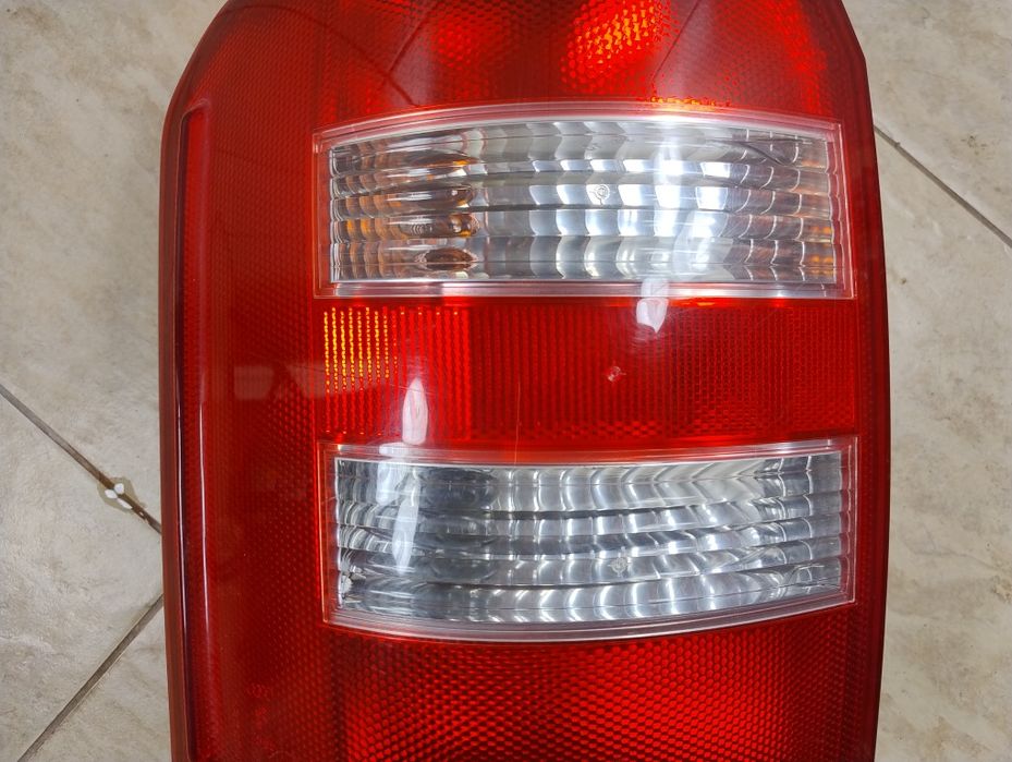 Audi a2 lampa tył lewa 99-05 wkład żarówek oryginał wysyłka OLX 8Z0