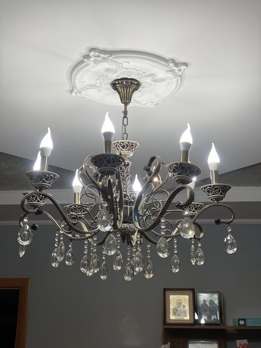 Продам люстру в ідеальному стані.