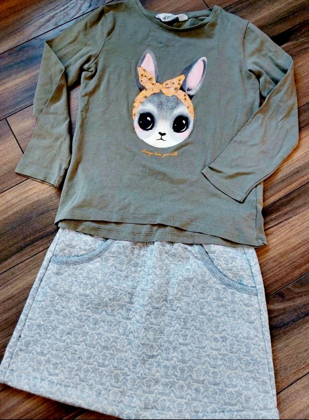 Bluzeczka motyw króliczek ×, spódniczka