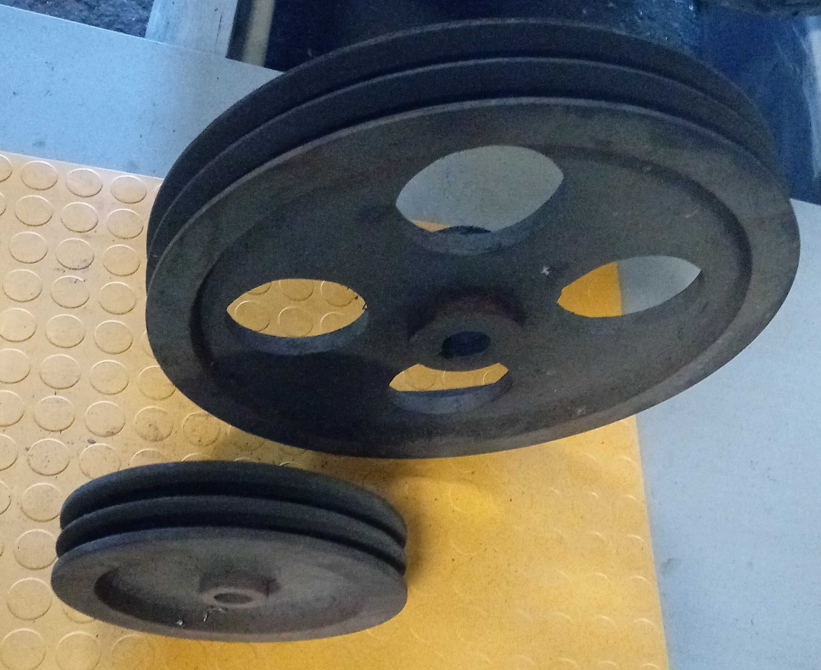 Conjunto de 2 polias . 320mm e 175mm