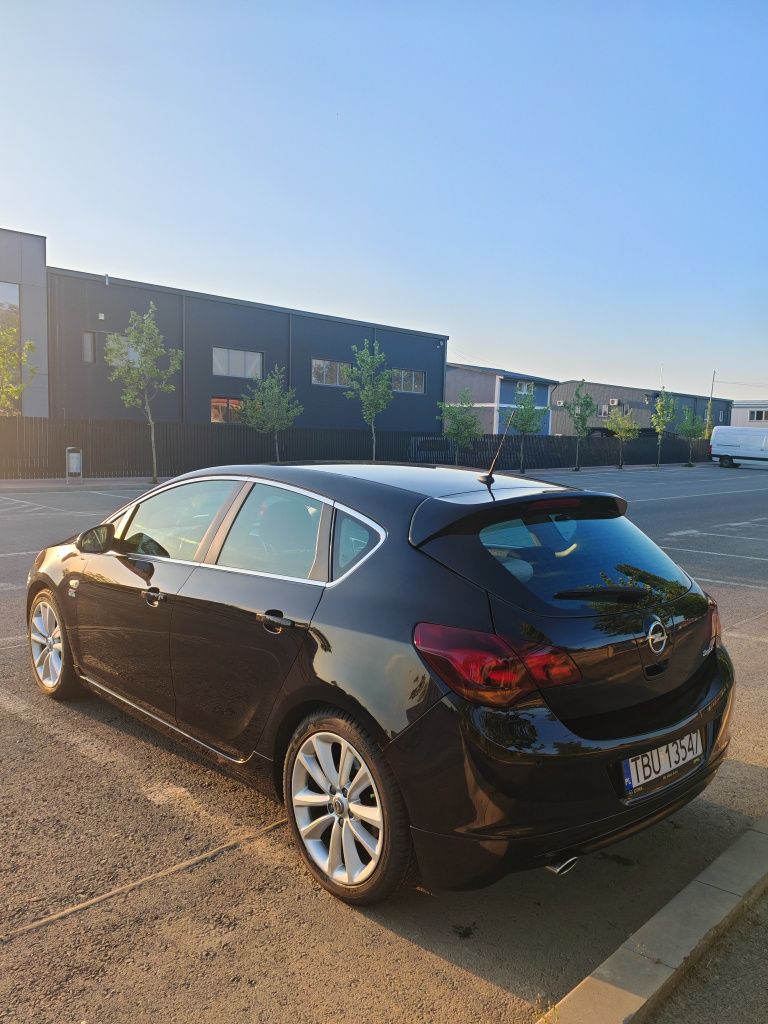 Opel Astra J 1.6T 180KM OPC Line