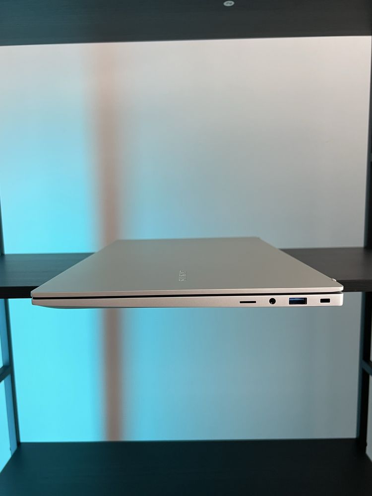 Ноутбук Samsung Galaxy Book  || Core i5-1135G7