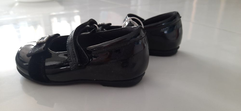 NOWE śliczne lakierki, czółenka eleganckie czarne. Rozmiar 21