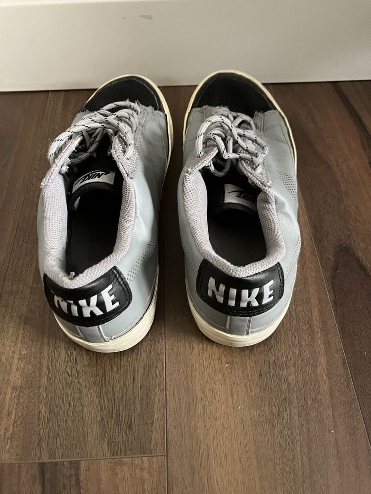 Nike 44.5 cinza e preto