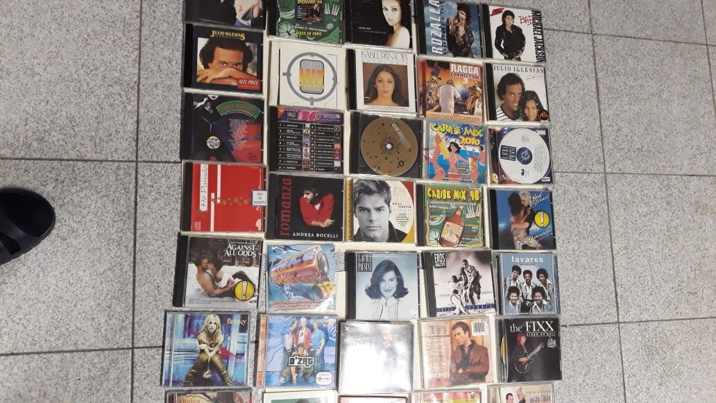 Lote de 70 cds de musica