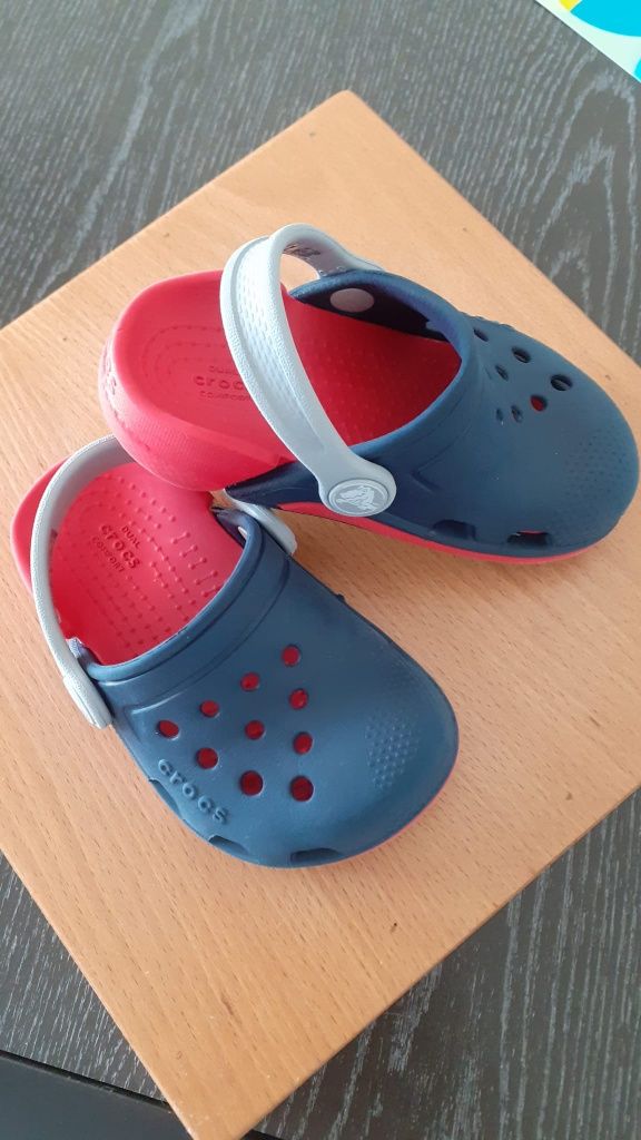 Crocs portes incluídos