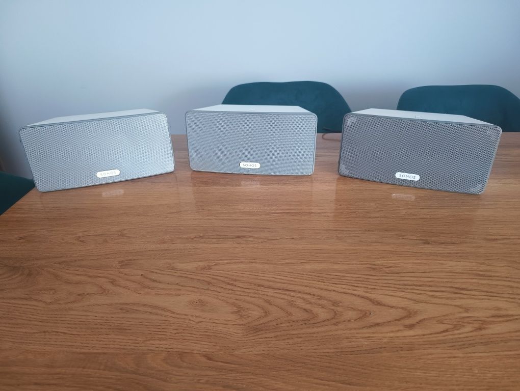 3 x Sonos Play 3