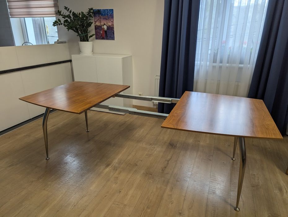 Універсальний розкладний стіл