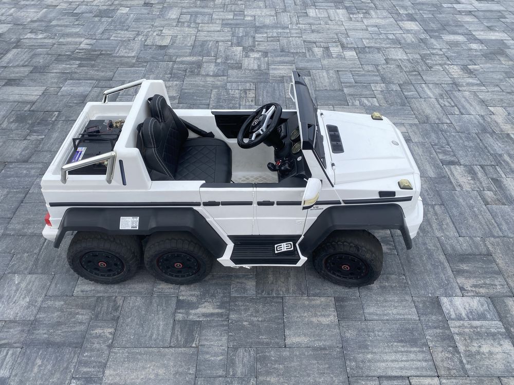 Pojazd na akumulator Mercedes - Benz G63 6x6 Model : SX1888