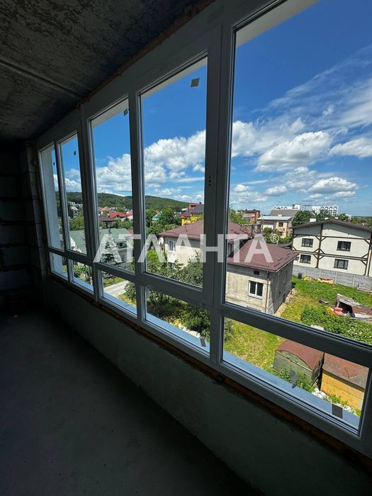 Дворівнева квартира з мансардою у зеленій зоні