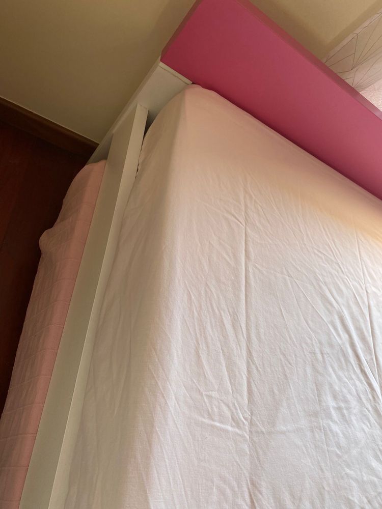 Cama dupla de solteiro
