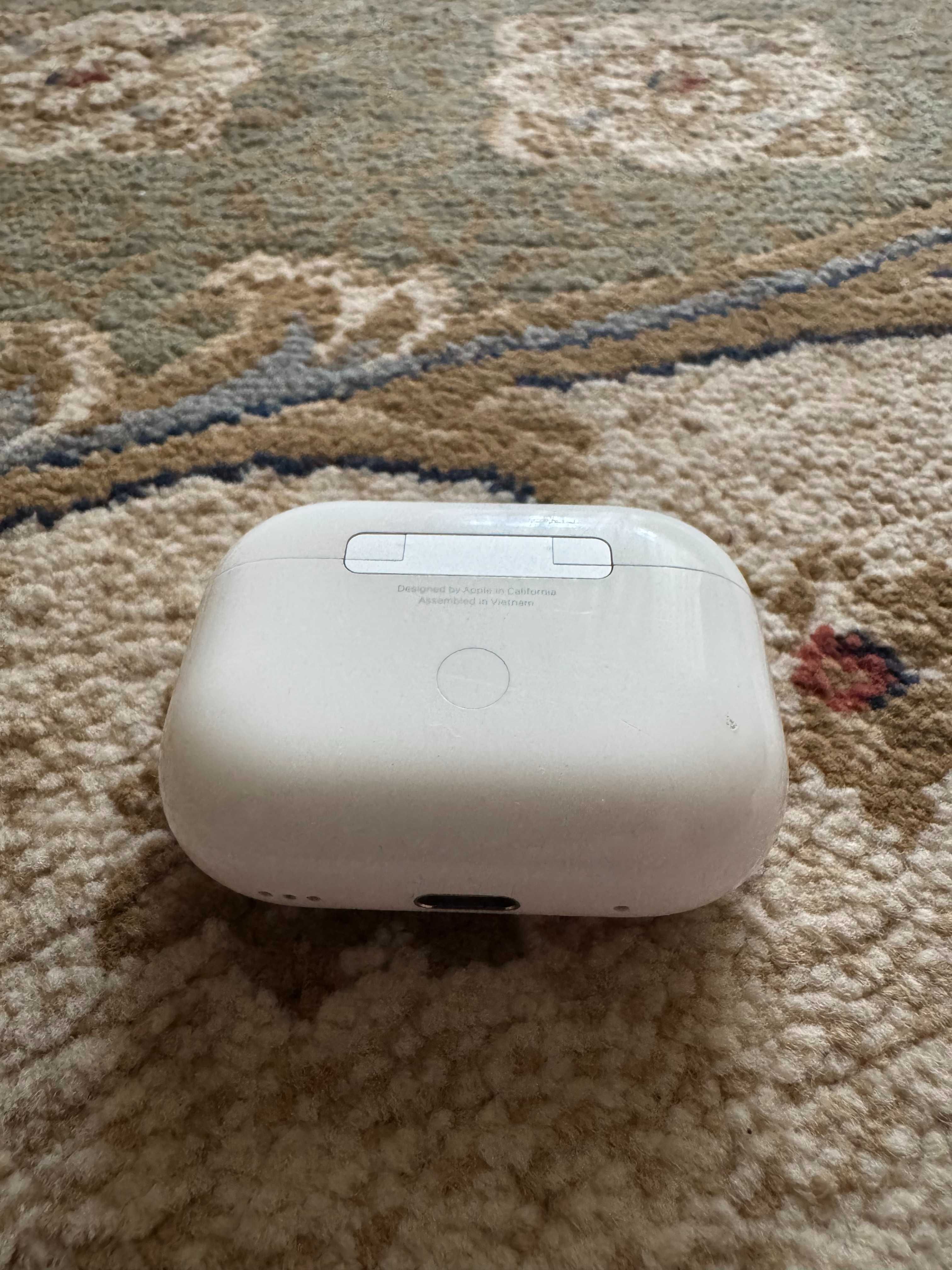Навушники AirPods Pro 2nd gen with MagSafe Case (USB‑C) (MTJV3)