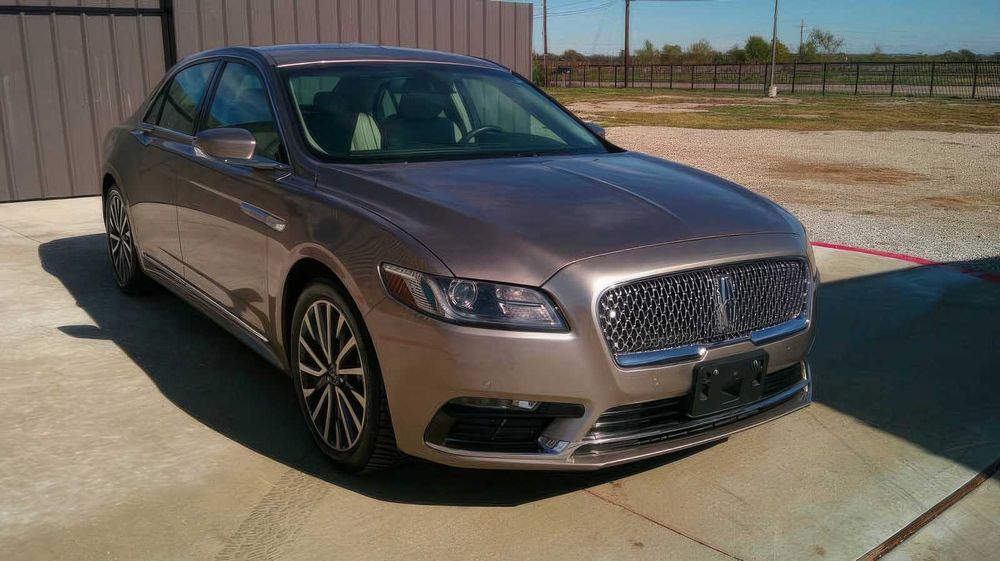 Lincoln Continental Select      2019