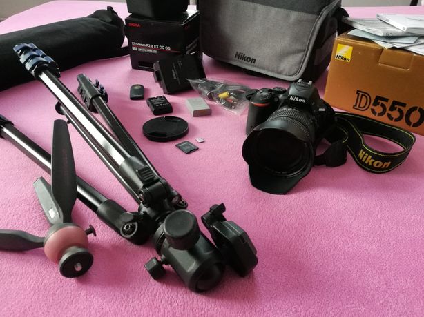 Lustrzanka Nikon D5500+Sigma 17-50 F2.8+statyw+torba+akumulatory