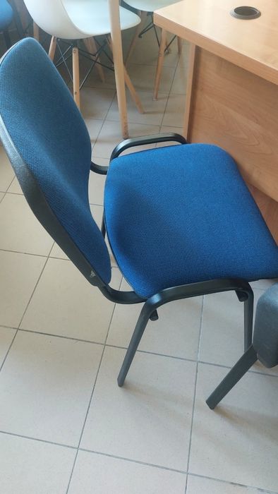 Krzesła biurowe tapicerowane