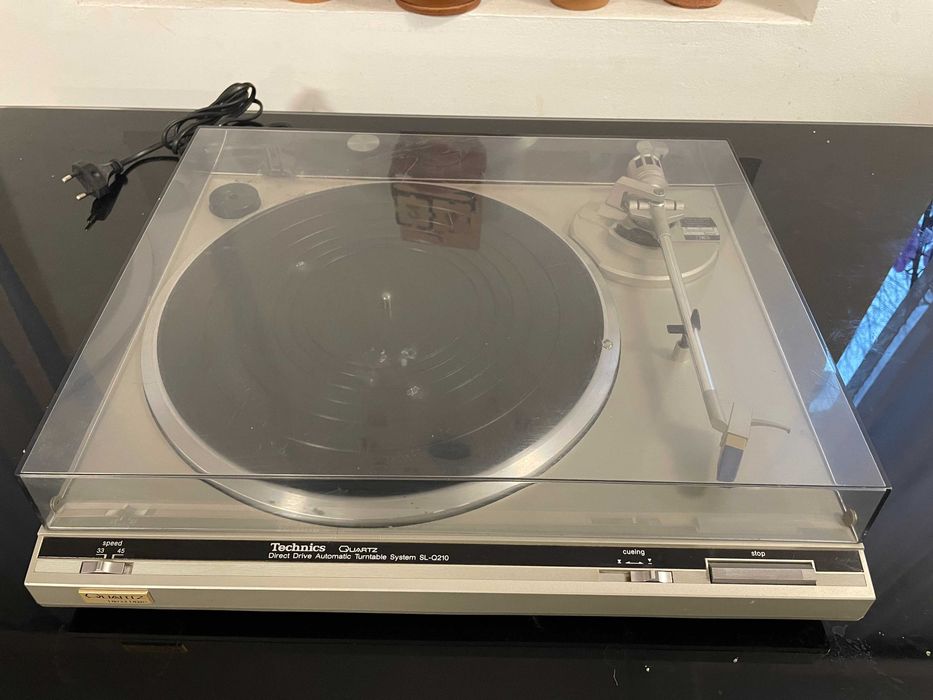 Програвач вінілу Technics SL-Q210 ПРЯМИЙ ПРИВІД КВАРЦ