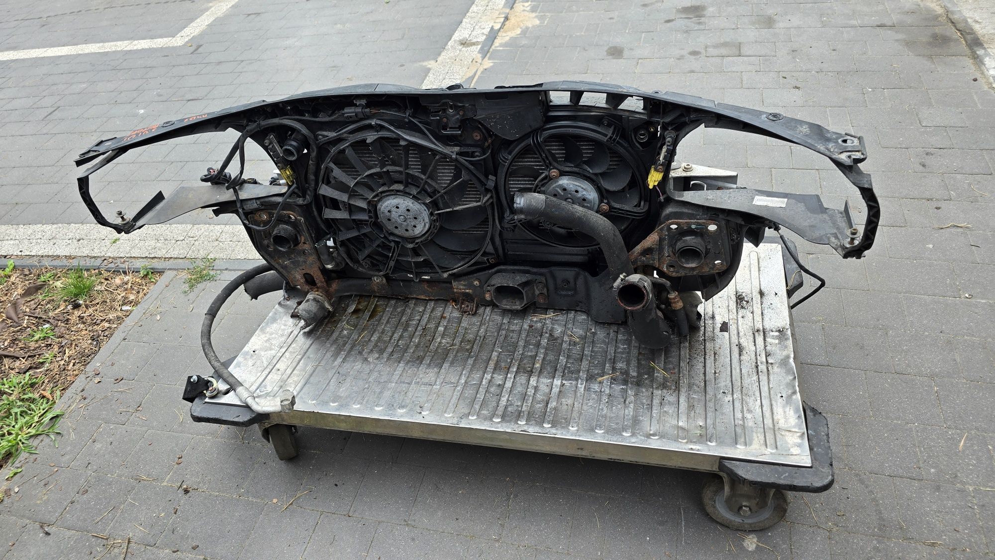 Pas przedni z chłodnicami Audi A4 B7 3.0 tdi Automat