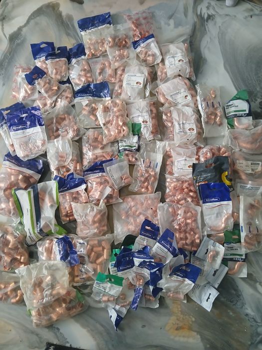 Zestaw miedzianych kształtek