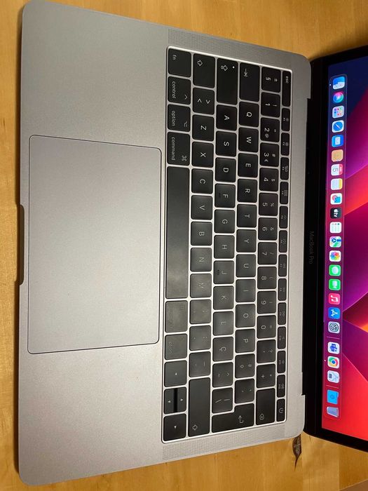 MacBook Pro 13'' 2017 Two Thunderbolt 3 ports