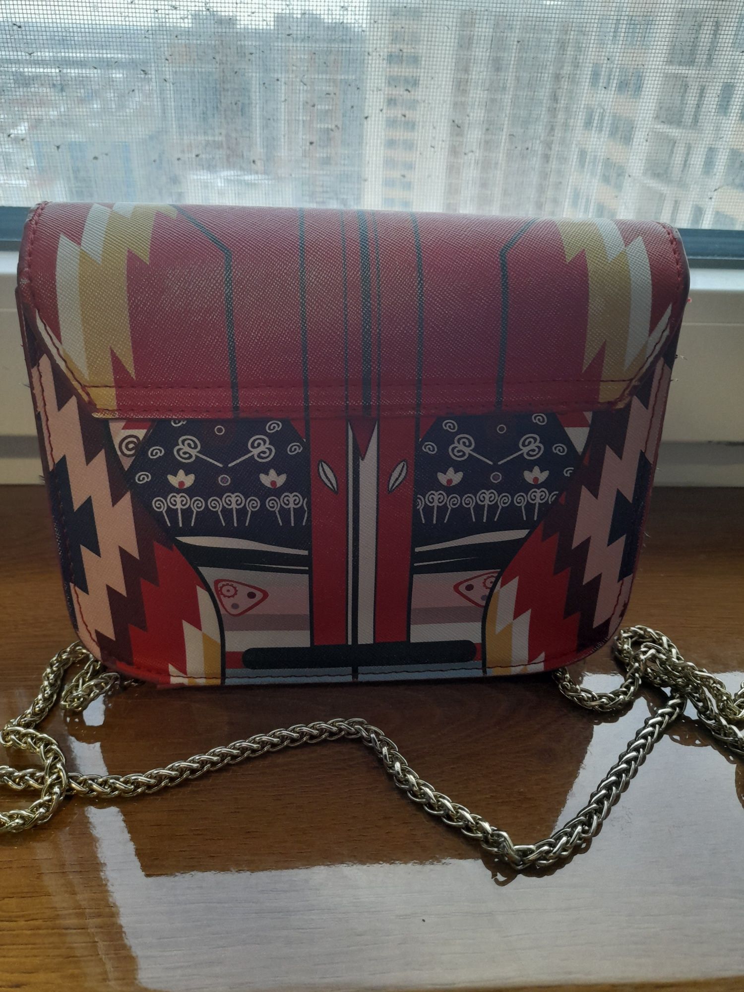 Продам сумочку оригинал FURLA