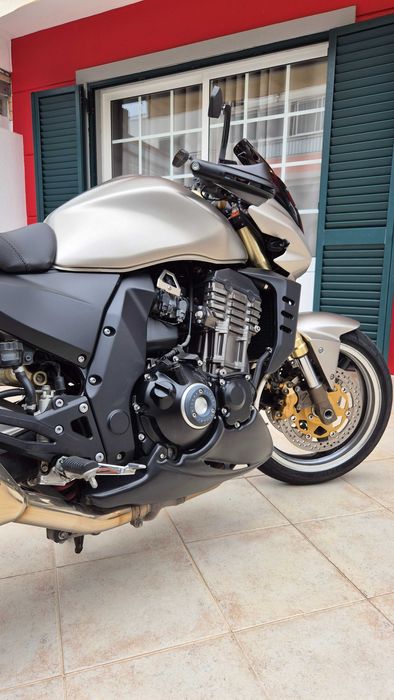 Vendo Kawasaki Z1000 - Titanium
