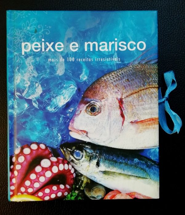 Livro de receitas de peixe e marisco de todo mundo