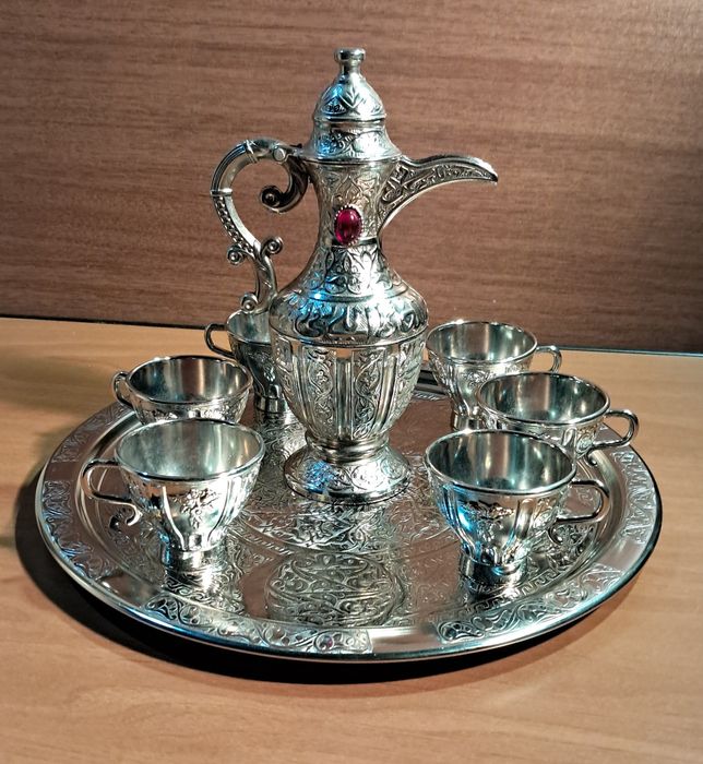 Турецкий набор с красным камнем.