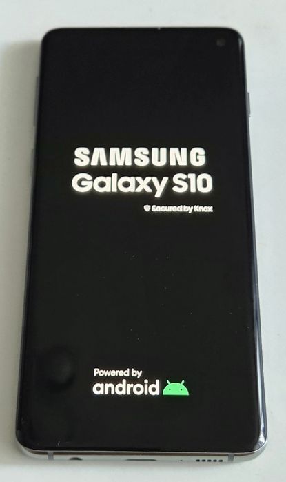 Телефон Samsung S10 8/512гб