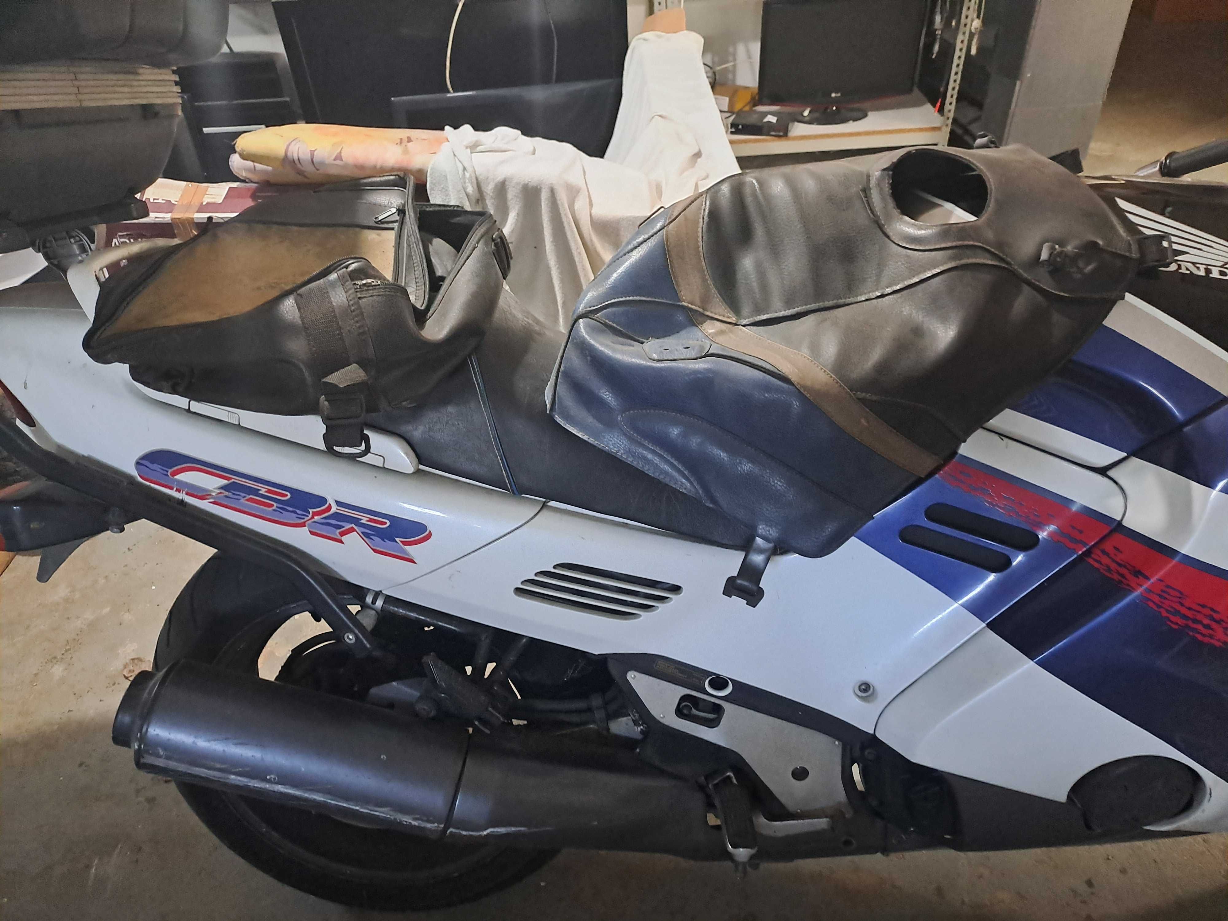 cbr 1000f dual cbs