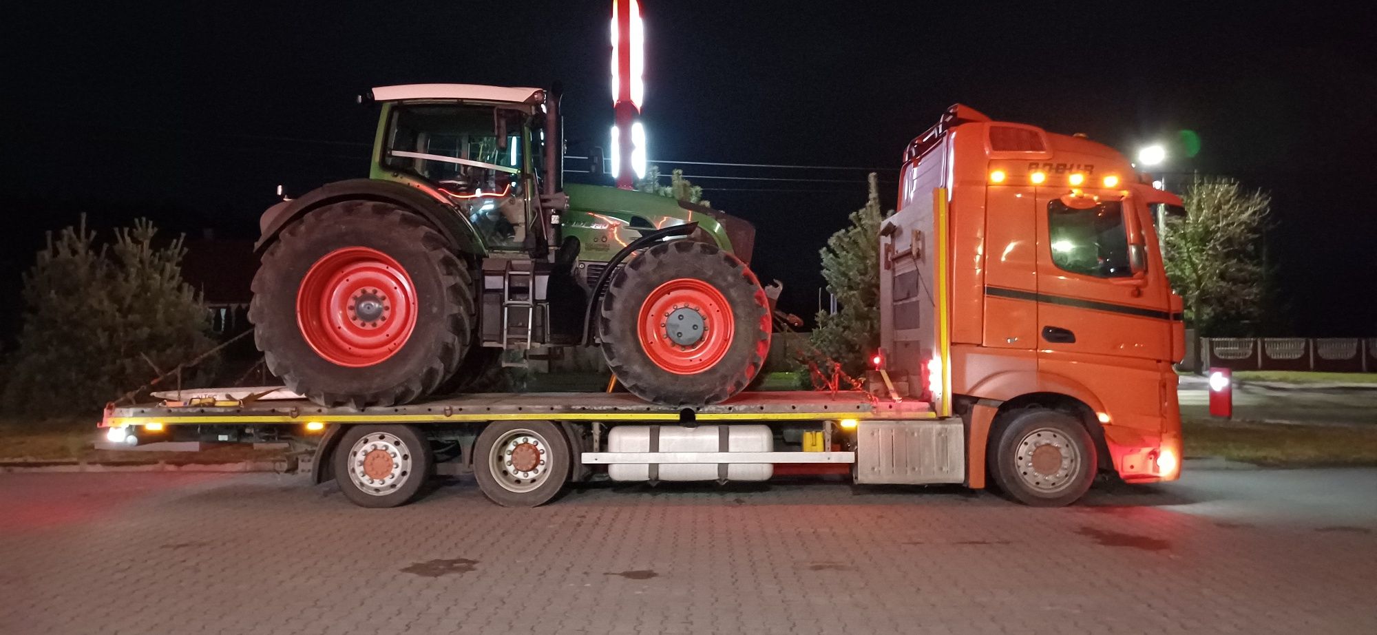 Transport maszyn rolniczych budowlanych Ciągników Kombajnów Laweta