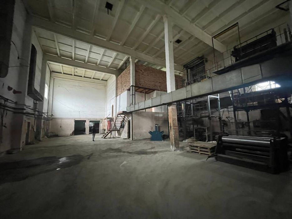 Продається майновий комплекс 3000 м.кв.  с. Мамаївці