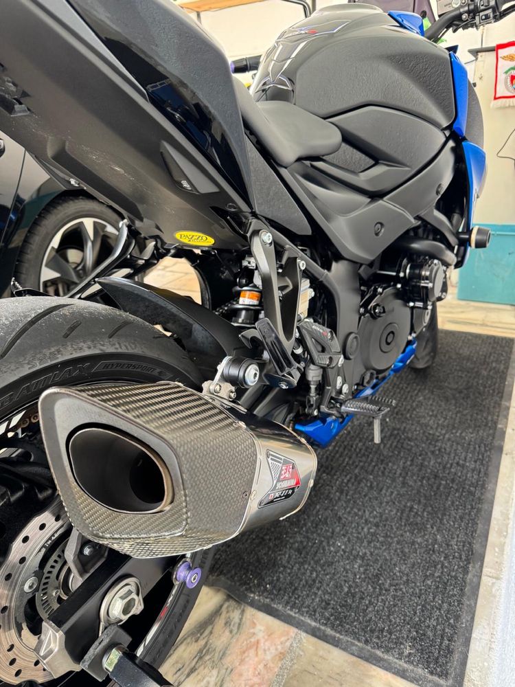 Suzuki gsxs750 como nova