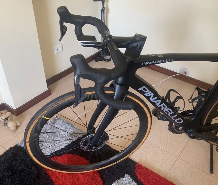 Bicicleta pinarello prence nova 0 Km tamanho um  53 com fatura  garant
