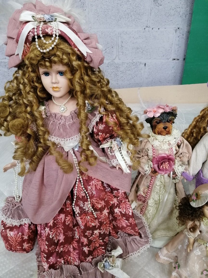 Куклы фарфоровые, цена за все.