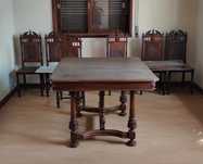 Mesa de sala, tábuas de extensão de mesa e 6 cadeiras
