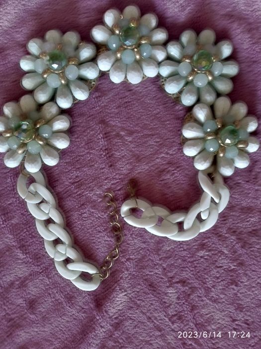 Продам украшения колье